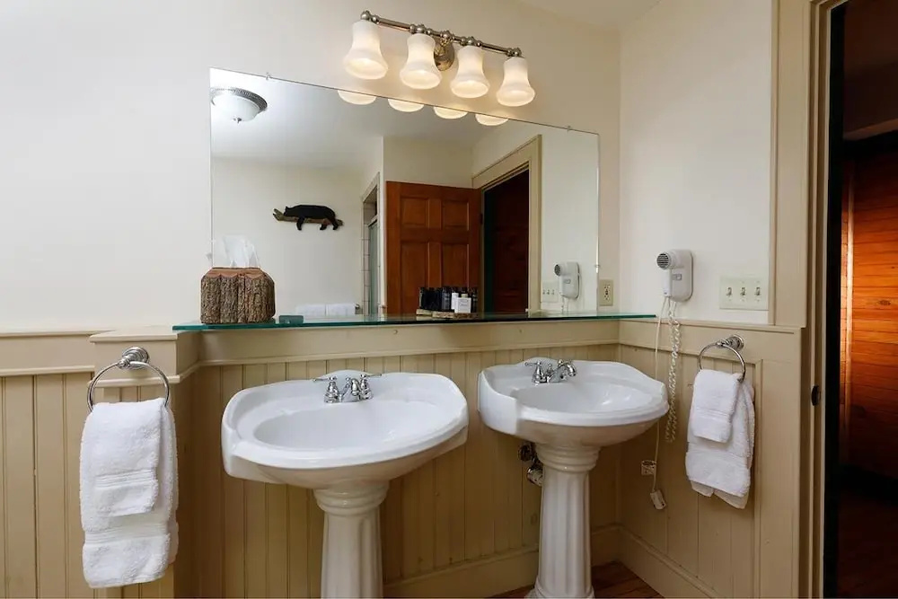 Friends Lake Inn - Chambres