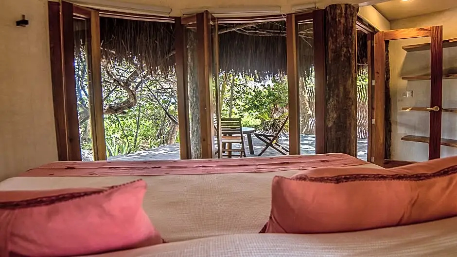 Standard Double room with partial ocean view (full double bed)