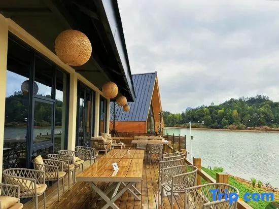 Longhu Mountain Heming Valley Qishe Homestay