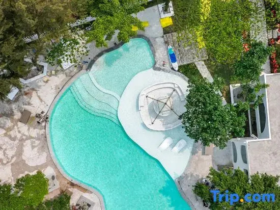Dongxing City Wanwei golden Beach qulang resorts