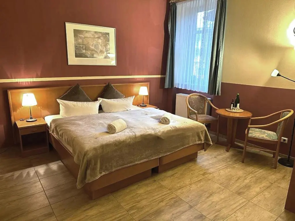 Standard Double room (full double bed)