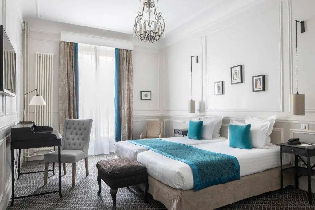 Hôtel Bradford Elysées – Astotel Room Type - Privilege Room
