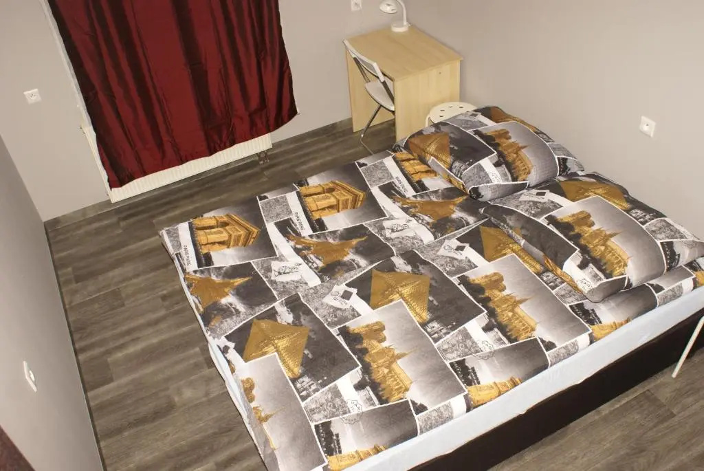 Standard Quadruple room (full double bed and twin beds)