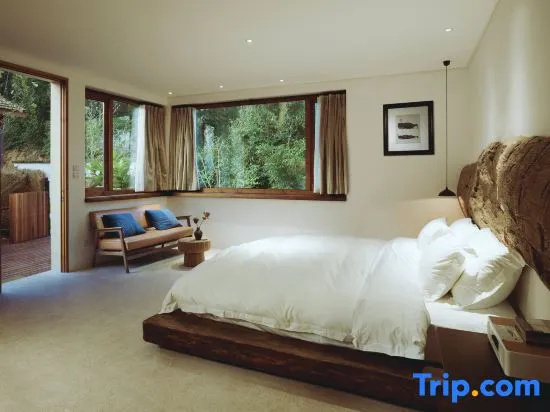 Classic Double room (full double bed)