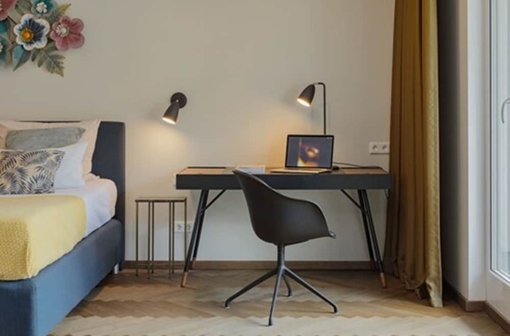 DD Suites — 5