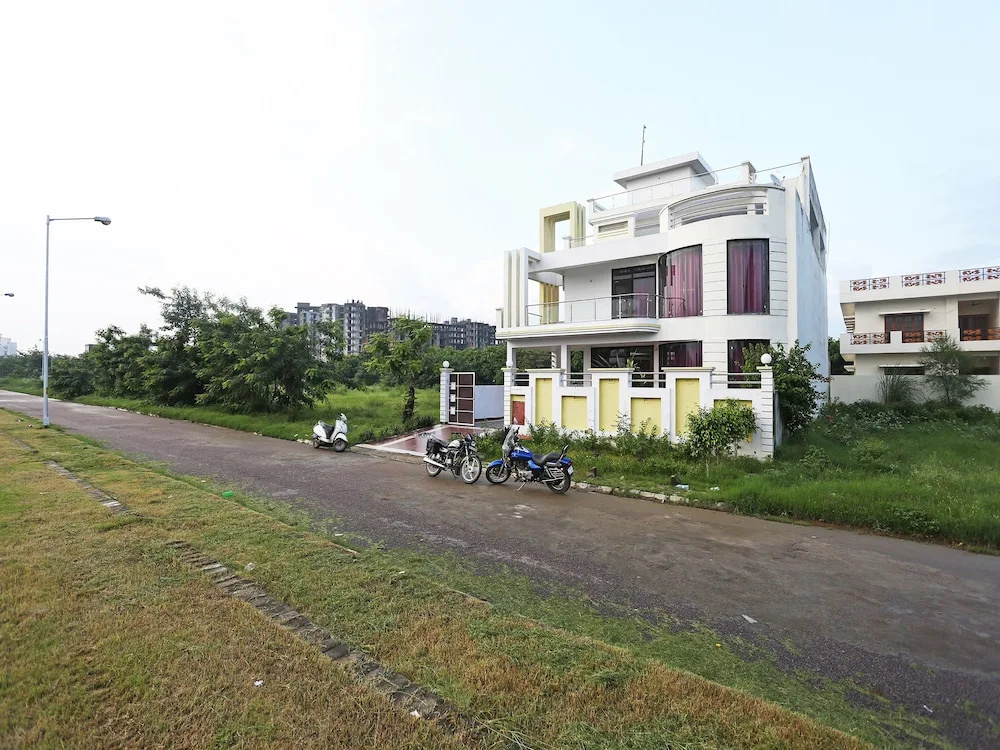 Raj Inn By OYO Rooms