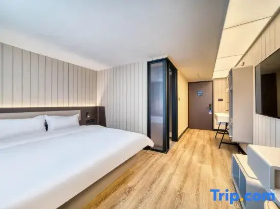 Superior Double room (full double bed)