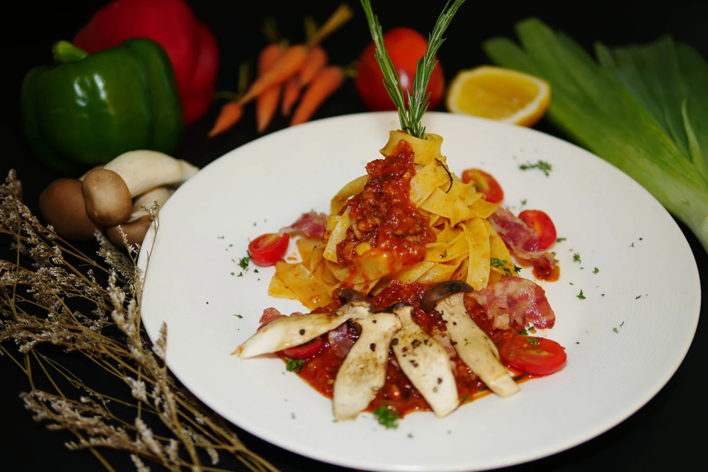 Food & Beverage