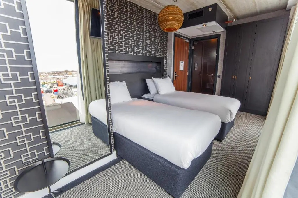 Guest  Double room (twin beds)
