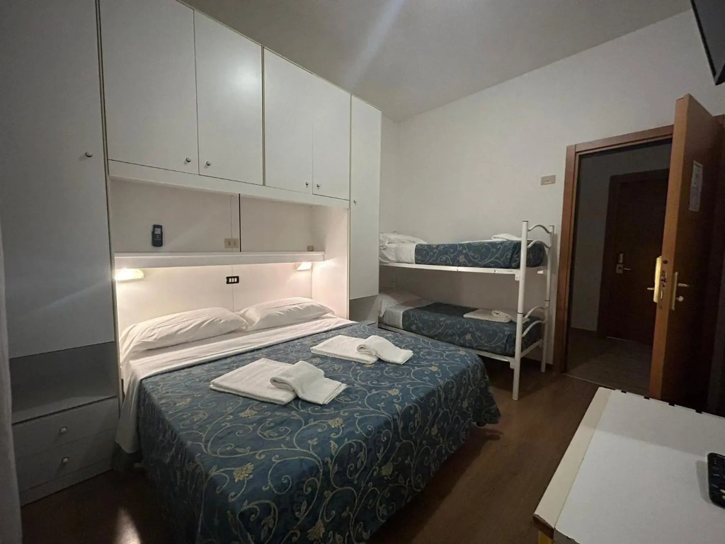 Neps Hotel, о. Вентотене, Італія мініатюра 8
