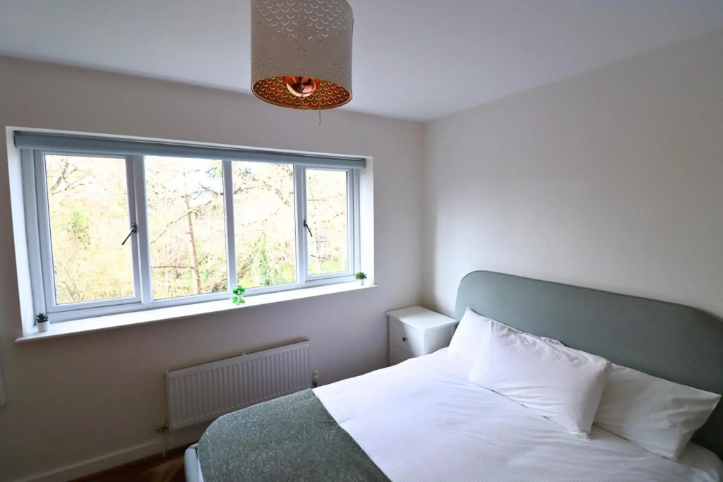 Wokingham - Large 2 bedroom Apartment
