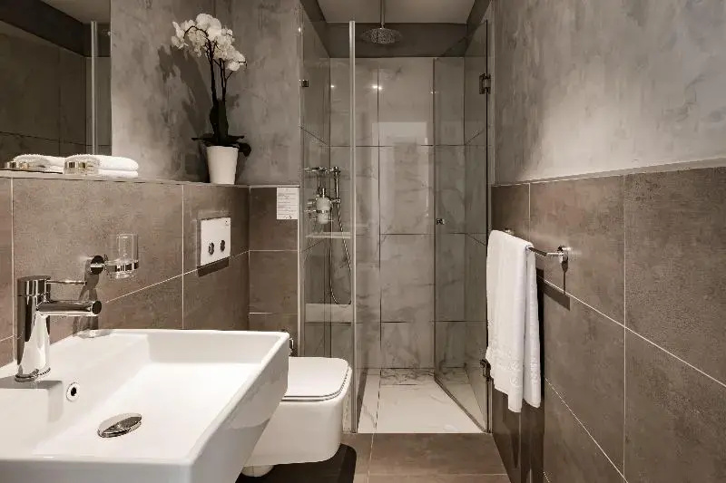 Standard Double room with balcony (full double bed)