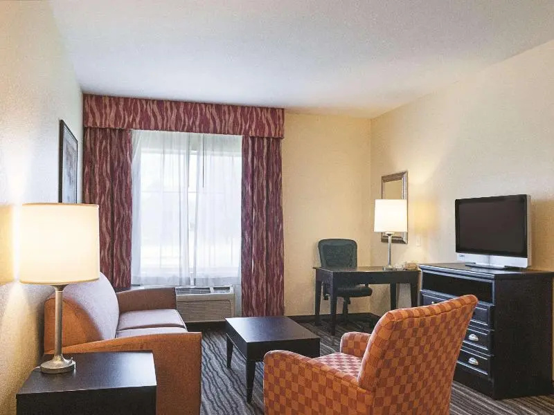 La Quinta Inn & Suites by Wyndham Slidell - North Shore Area - Chambres