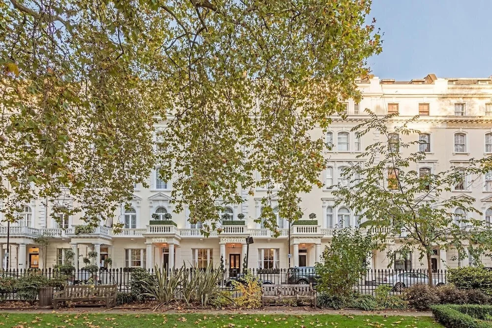 12 London Street Apartments