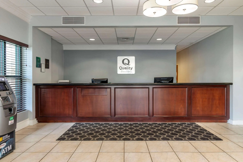 Lobby & Reception