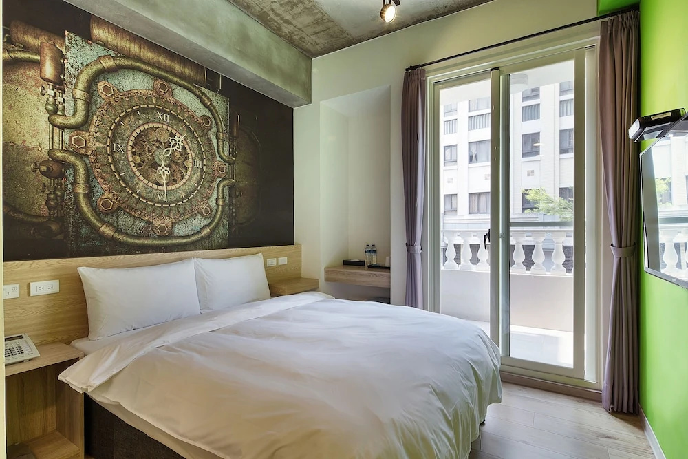 Standard Double room with balcony (full double bed)