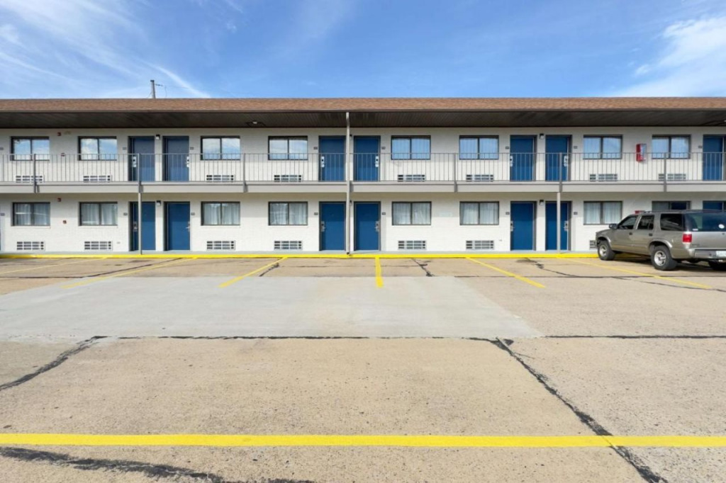 Motel 6 Dyersburg, TN