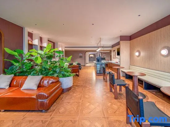 Flora Stay Hotel (Hefei South Railway Station Luogang Central Park Branch) in Hefei