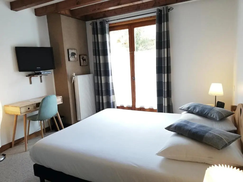 Standard Double room (full double bed)