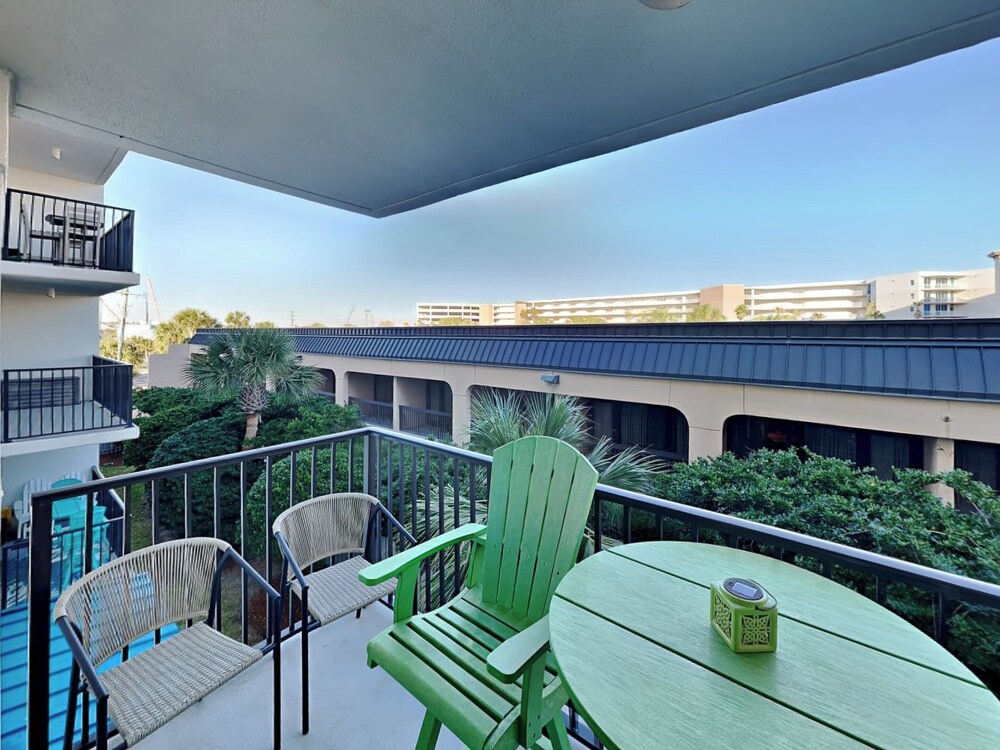 Sea Oats #309 by Southern Vacation Rentals