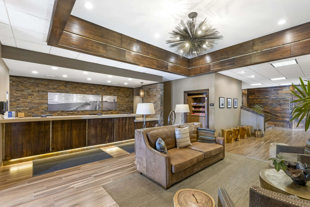 Lobby & Reception