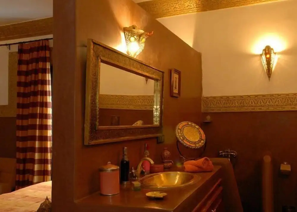 Double Suite (full double bed)
