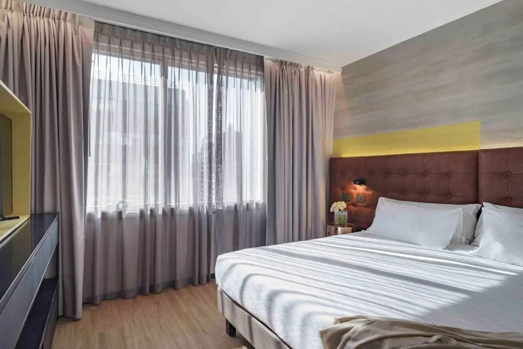 Double Suite (full double bed)