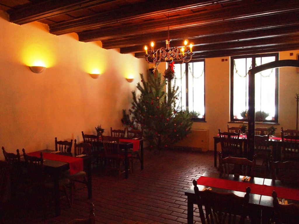 Food & Beverage