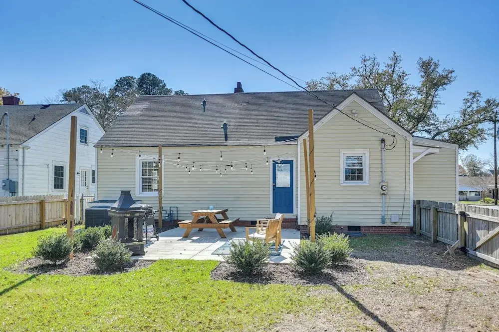 New Bern House w/ Gas Grill Near Neuse River!