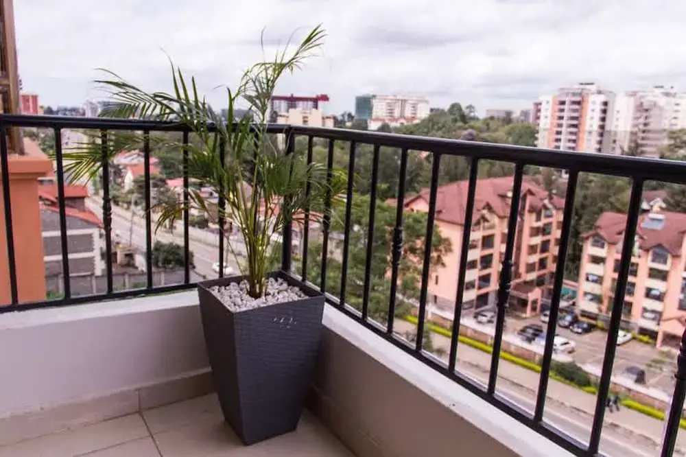 Huku Qwetu C5 City Breeze Apartment