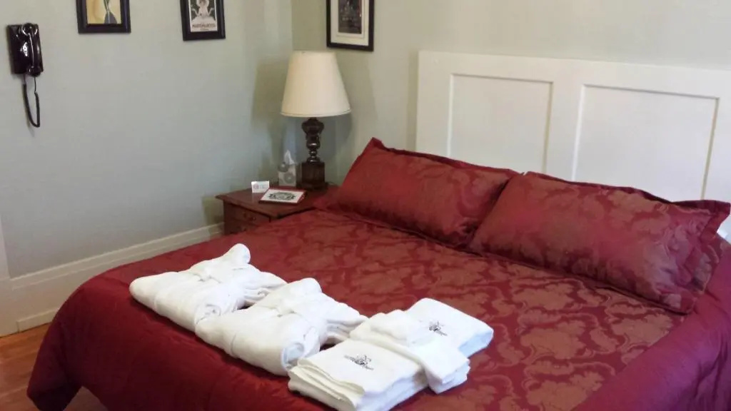Centralia Square Grand Ballroom and Vintage Hotel (We are one of the only hotels located in downtown Centralia) - Chambres