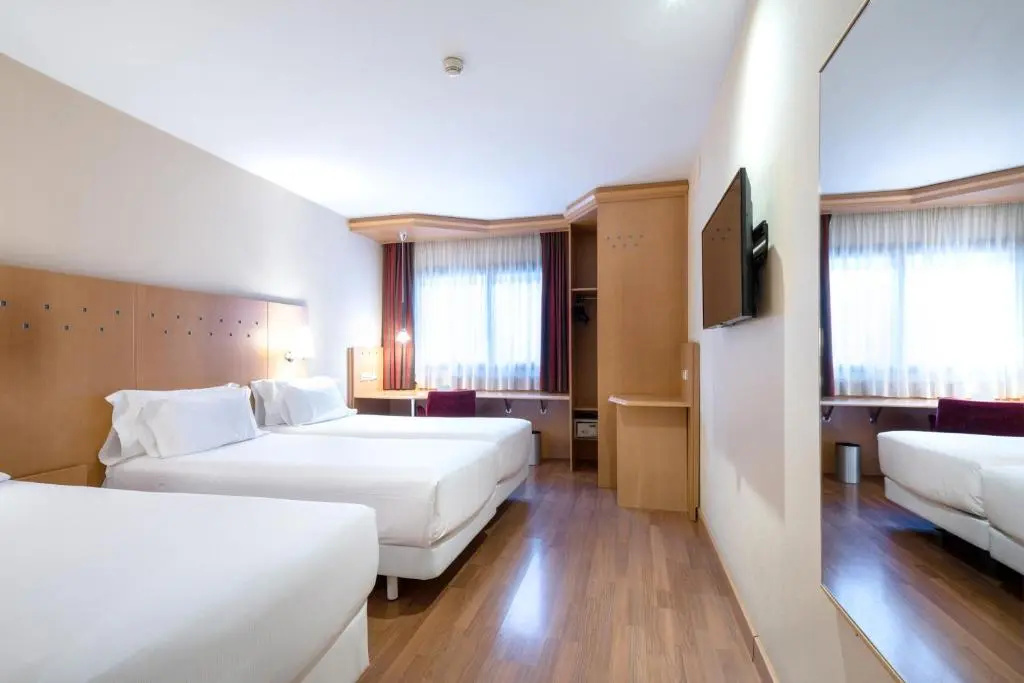 Catalonia La Maquinista - Chambres
