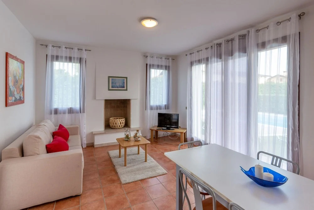 3 Bedrooms Family Cottage with sea view