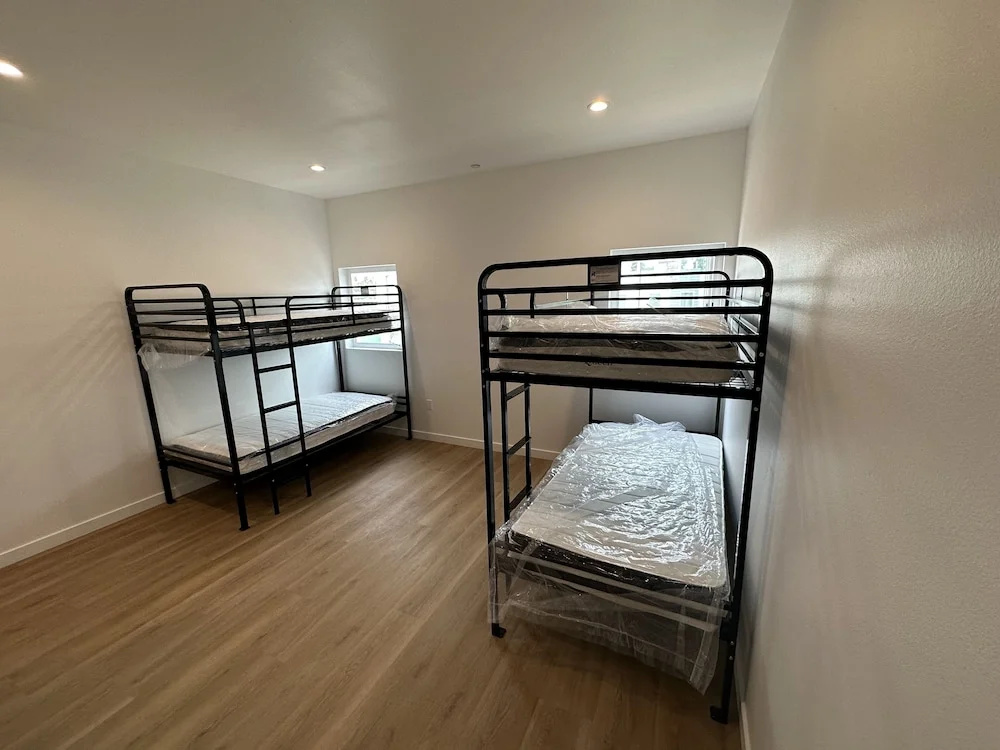 RoamHub Residences