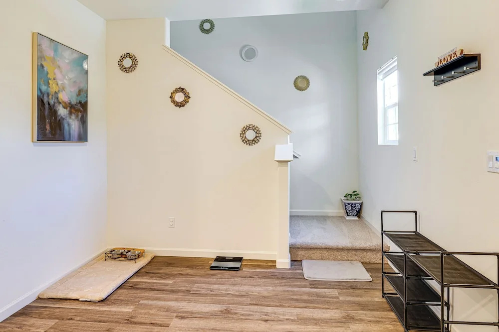 Spacious Family Home in Stockton - Pets Welcome! - фото 20