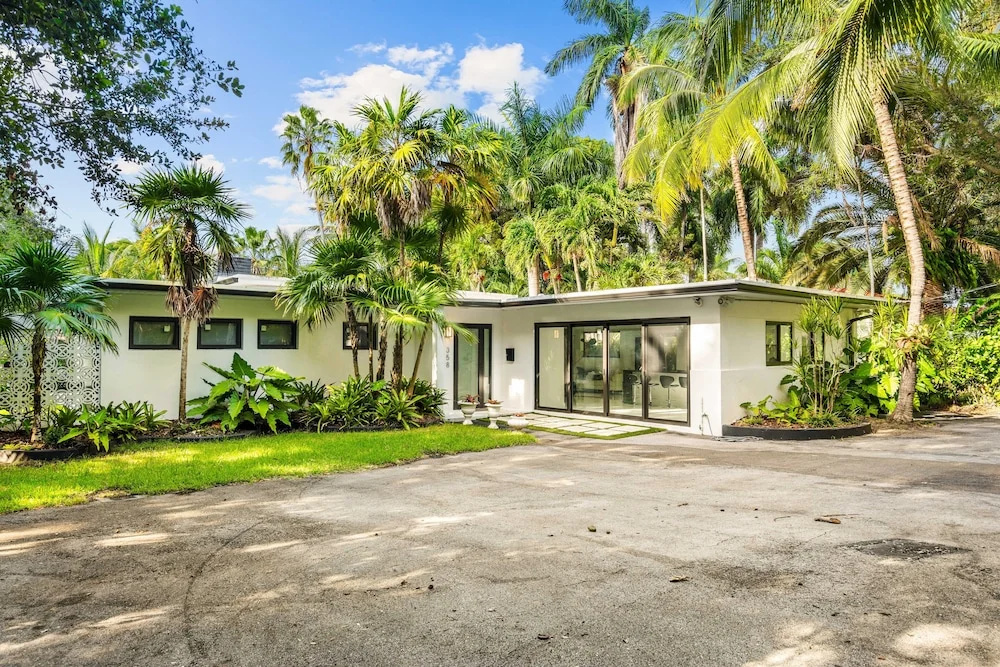 Peaceful 3BD Family House With Pool