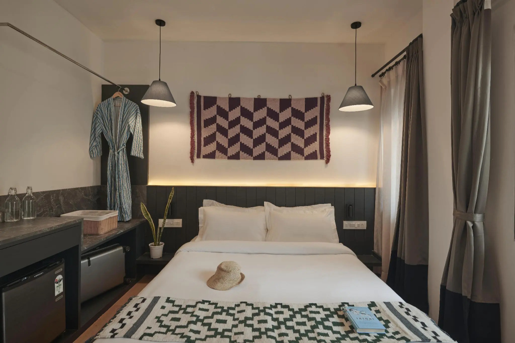 Standard Double room (full double bed)