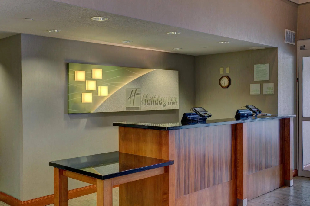 Holiday Inn Hotel & Suites-Milwaukee Airport by IHG