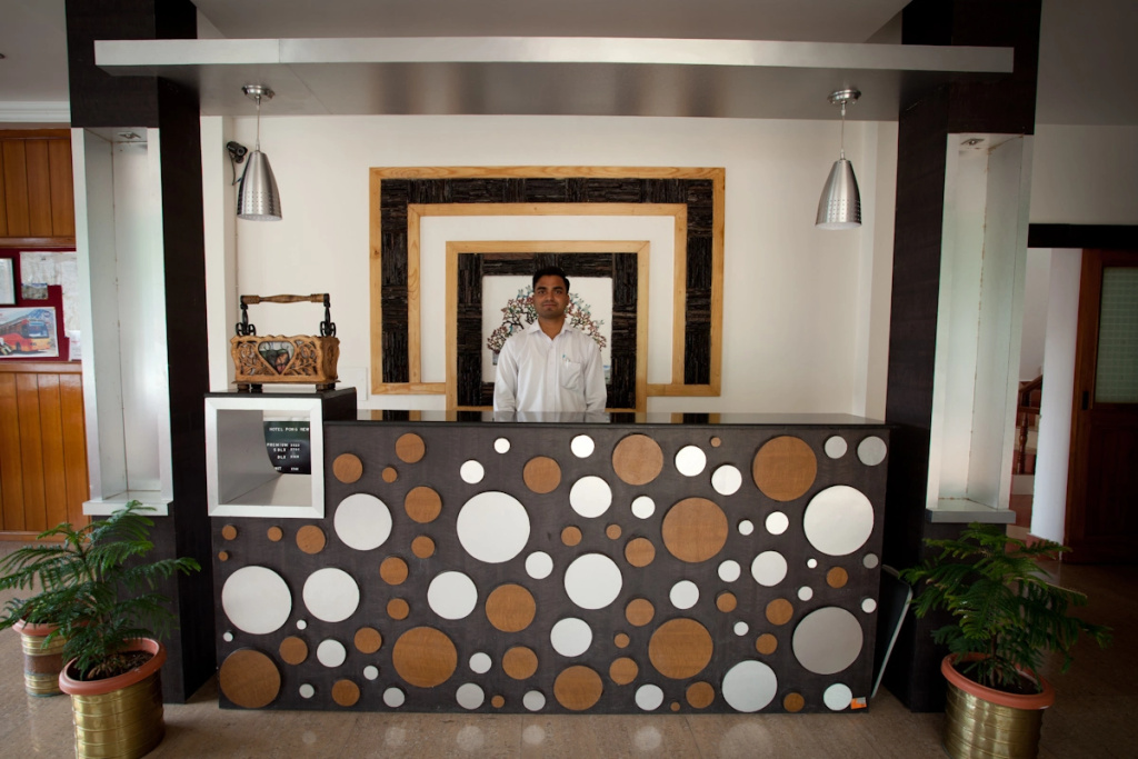 Lobby & Reception