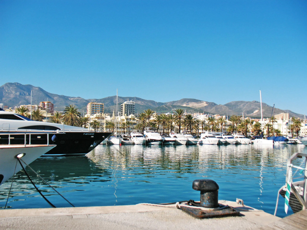 Beach & Waterfront