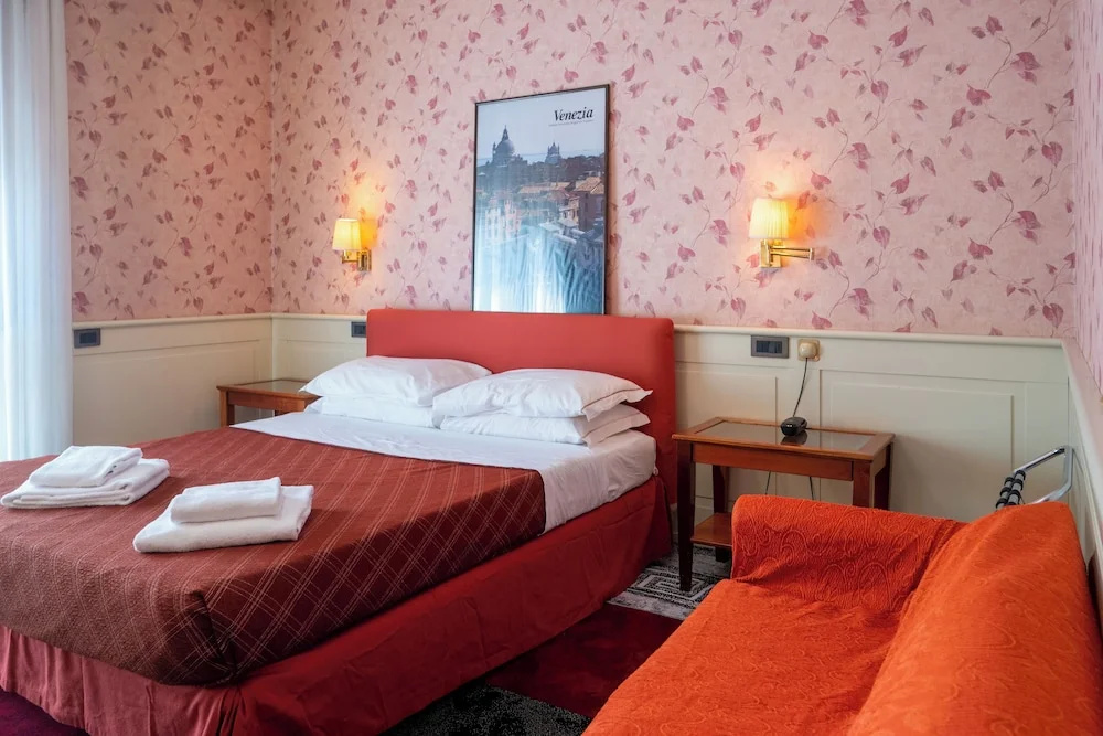Comfort Double room (full double bed)