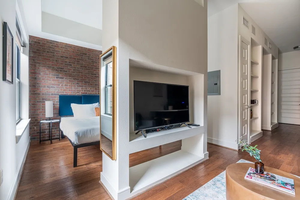 The Guild Uptown | McKinney Ave — фото 6