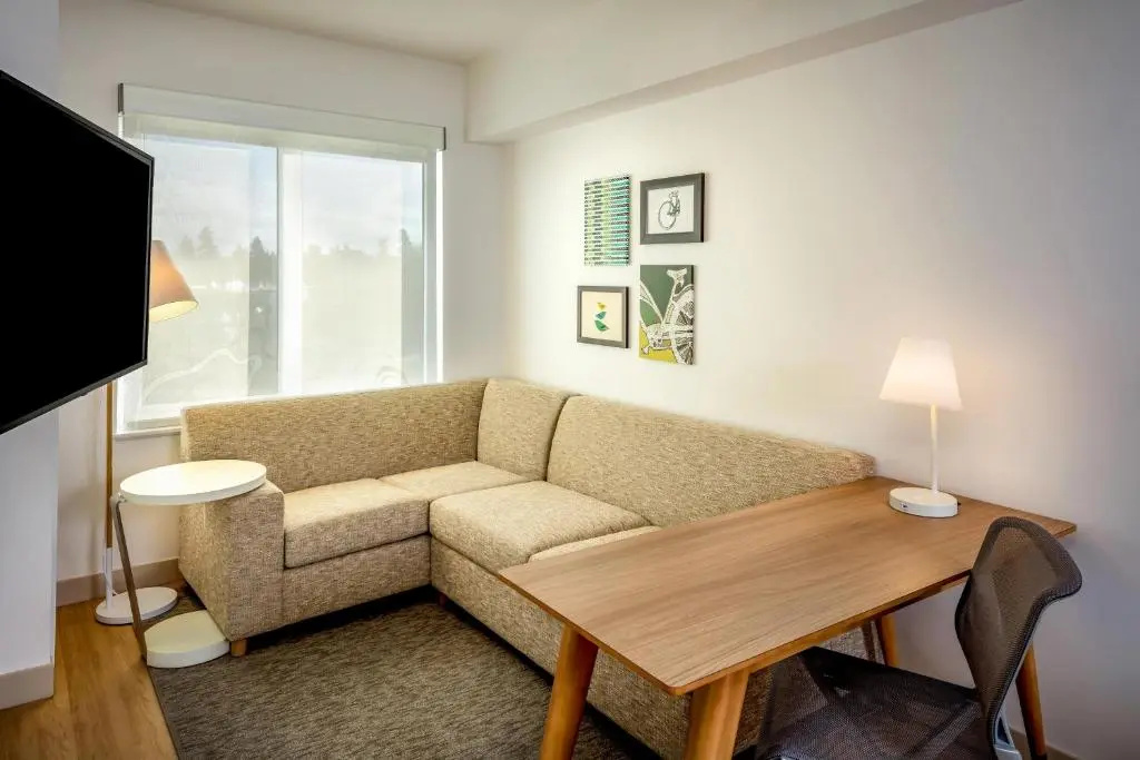 1 Bedroom Double Suite with city view (full double bed)