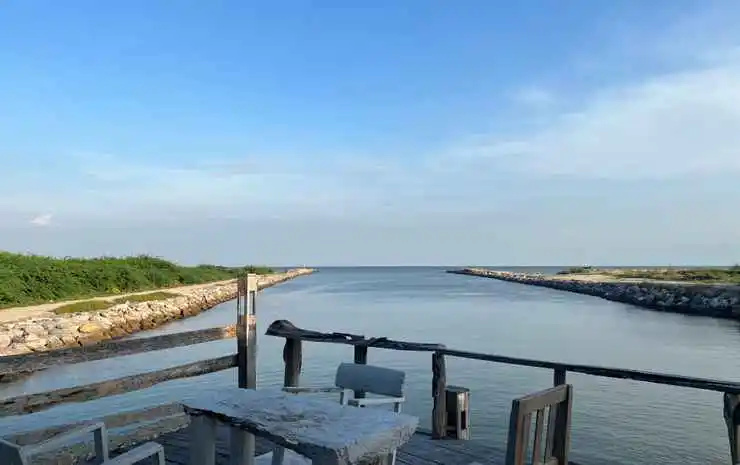Beach & Waterfront
