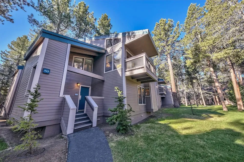SLT Home Private Beach, Pool & Heavenly Ski Resort 2 Bedrooms 1.5 Bath
