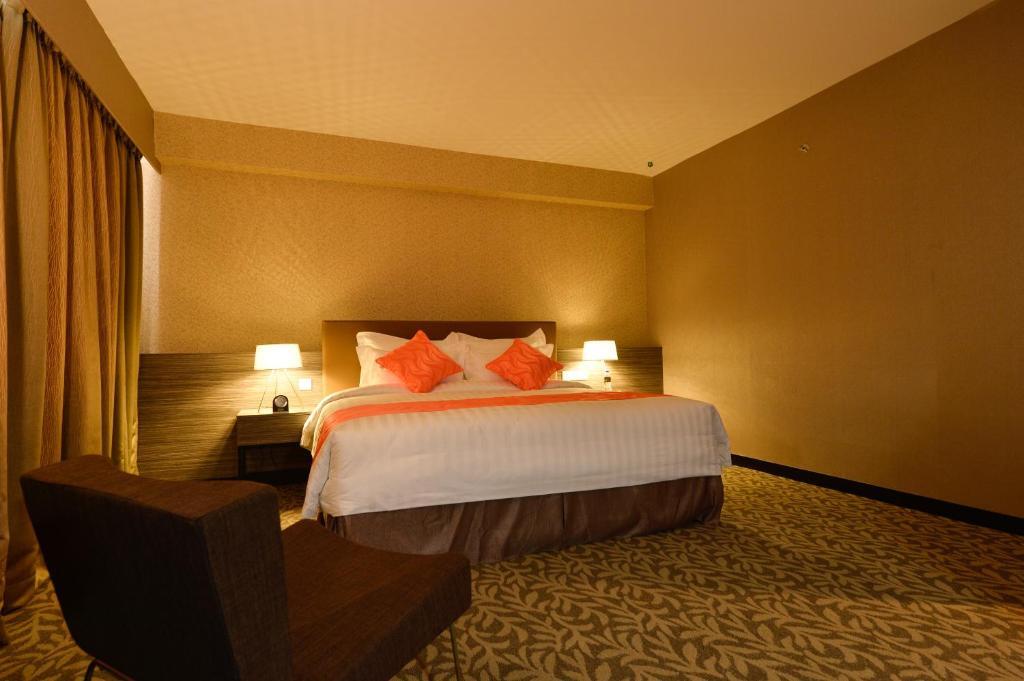 Grand Alora Hotel