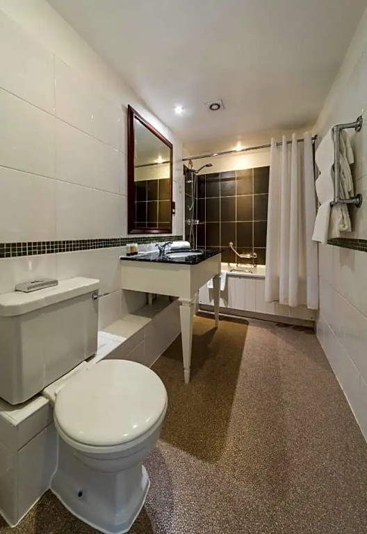 The Old Ship Hotel - Chambres