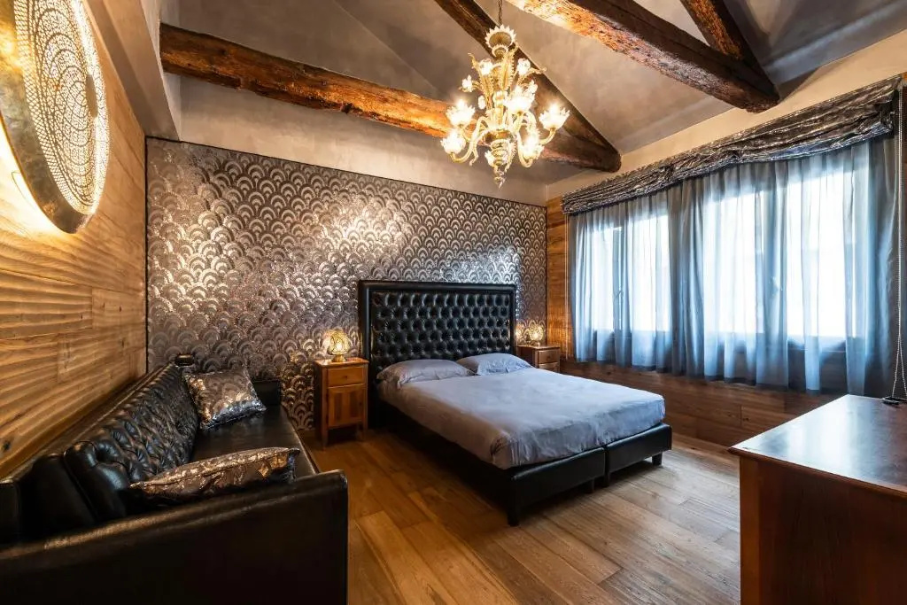 Superior Double room (full double bed)