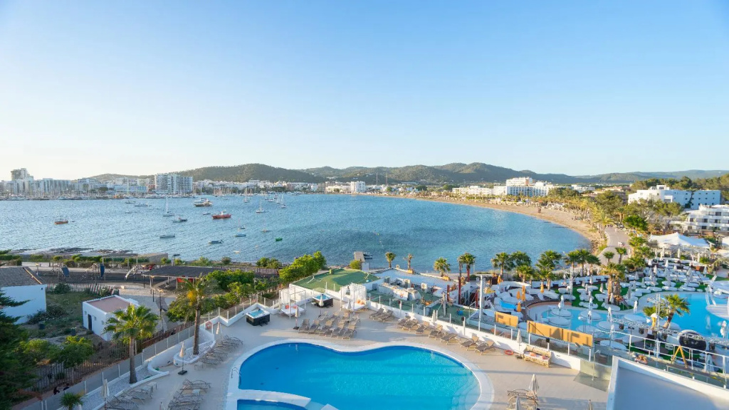 Beach & Waterfront