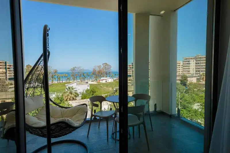 Standard Double room with city view (twin beds)